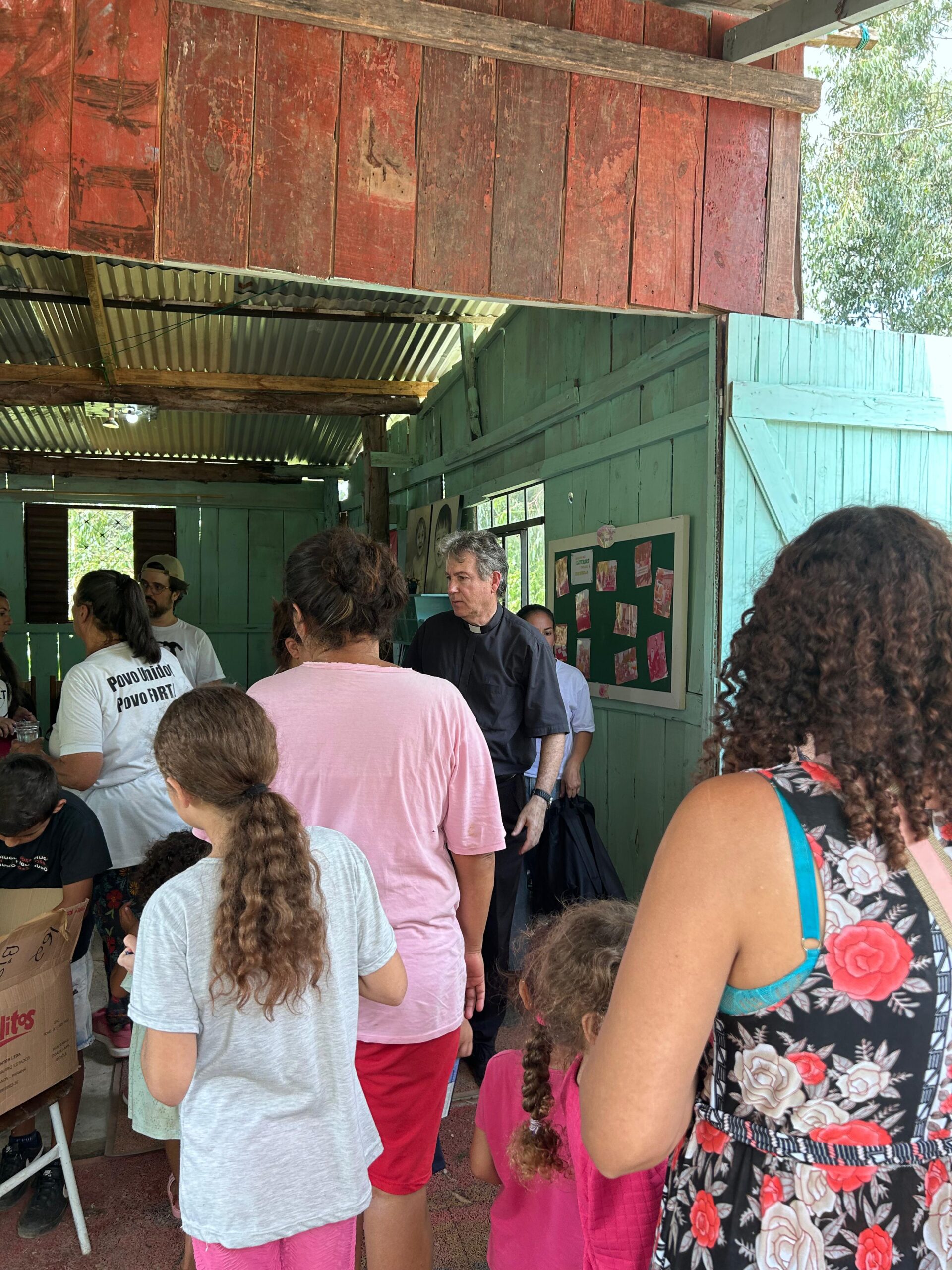 Santuário Perpétuo Socorro entrega mais de 3,5 mil kits escolares a crianças carentes