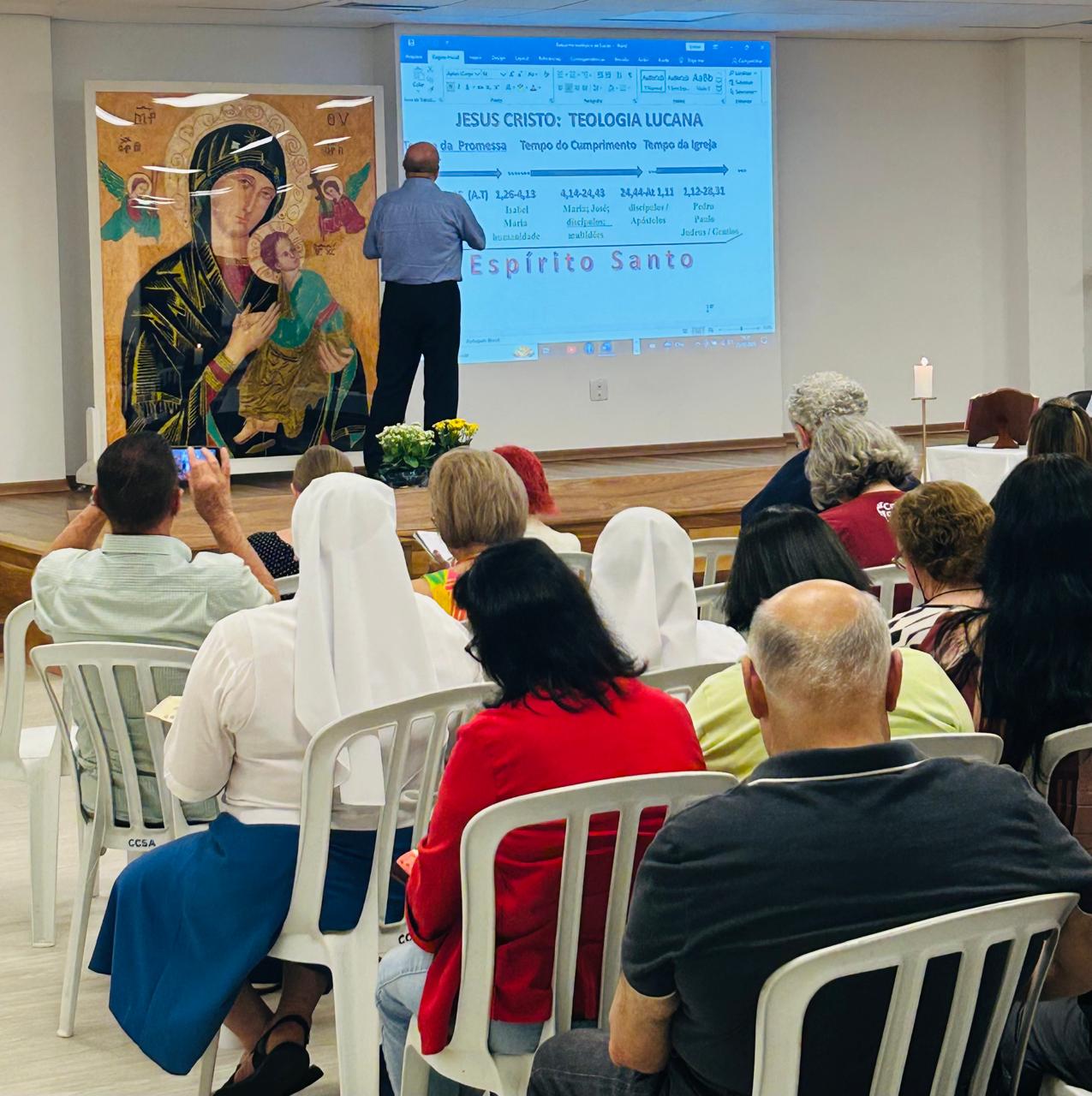 Segundo dia do Curso Bíblico com Dom Peruzzo reúne mais de 300 participantes em Curitiba
