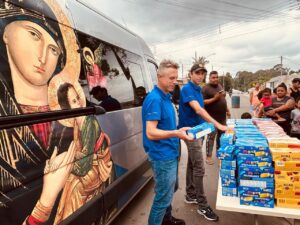 Santuário Perpétuo Socorro prepara programação da Semana Santa e leva Páscoa solidária a crianças da periferia de Curitiba
